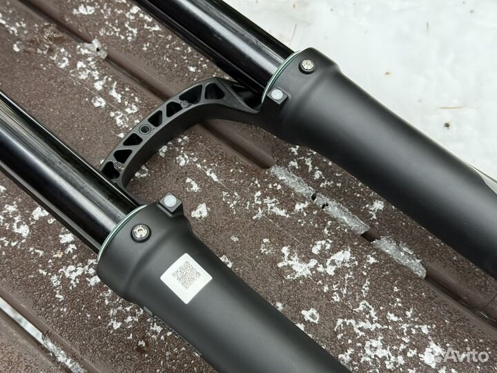 Вилка Suntour Durolux 38 RC2 29 180мм Boost