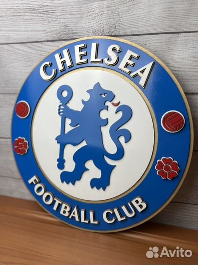 Эмблема Челси из дерева