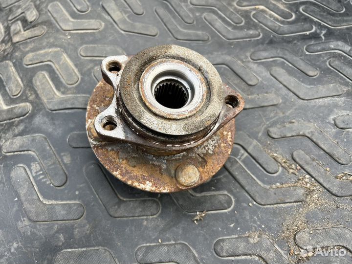 Ступица передняя Nissan Tiida c11 европа