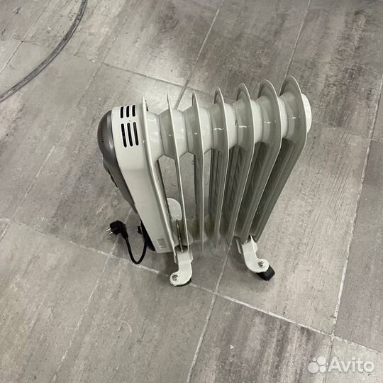 Масляный обогреватель Ресанта омпт-7Н белый