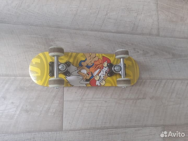 Продаю детский скейтборд