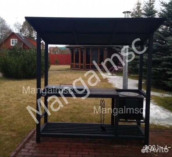 Мангал с крышей