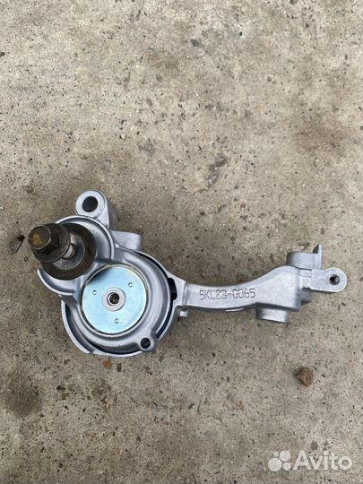 Натяжитель ремня на Toyota Harrier