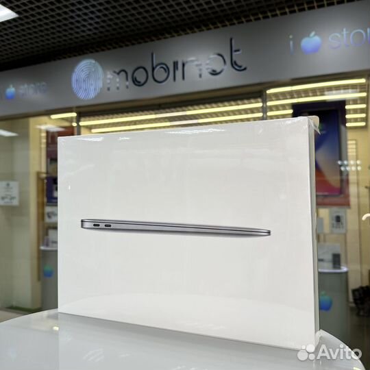 MacBook Air 13 M1 2020 8/256ssd/7-Core