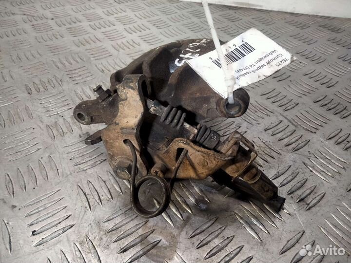 Задний правый суппорт Transporter T4