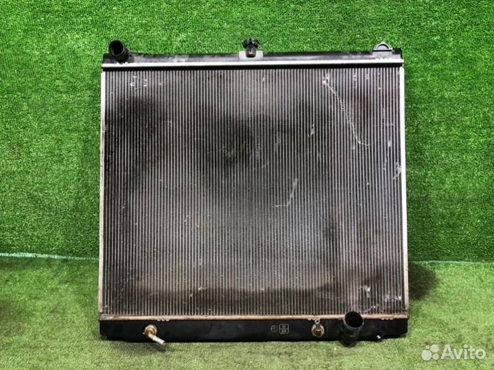 Радиатор охлаждения Toyota Land Cruiser 200 (2015