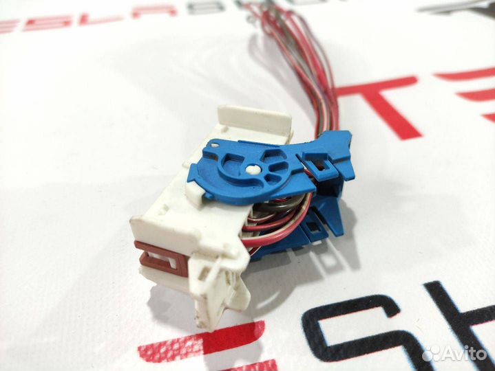 Разъем (фишка) проводки Tesla Model X 2016