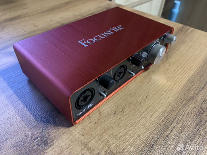 Звуковая карта Focusrite Scarlett 2i2 2nd Gen