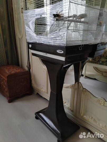 Большая клетка для птиц