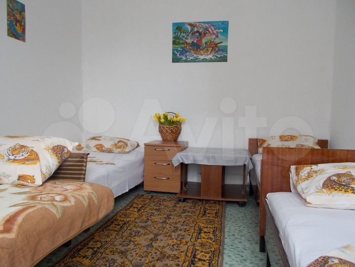 Комната 12 м² в 8-к., 1/1 эт.