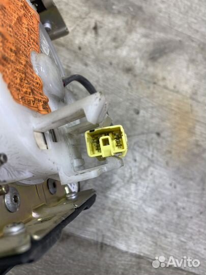 Подушка безопасности в рулевое колесо Mazda Famili