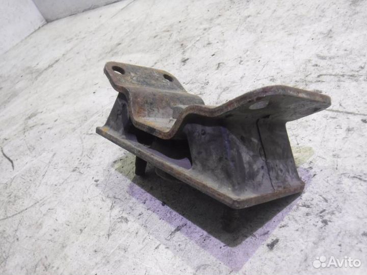 Подушка двигателя Тойота