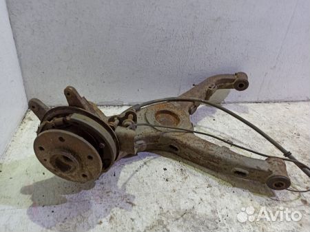 Кулак задний правый