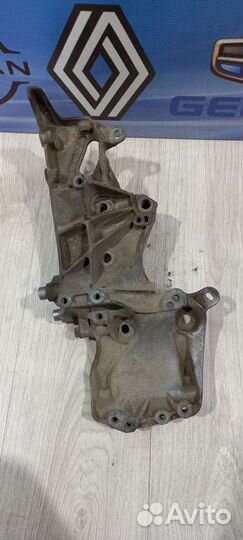 Кронштейн площадка крепление генератора Renault sy