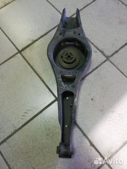 Рычаг под пружину задний Volkswagen Passat B6 BVY