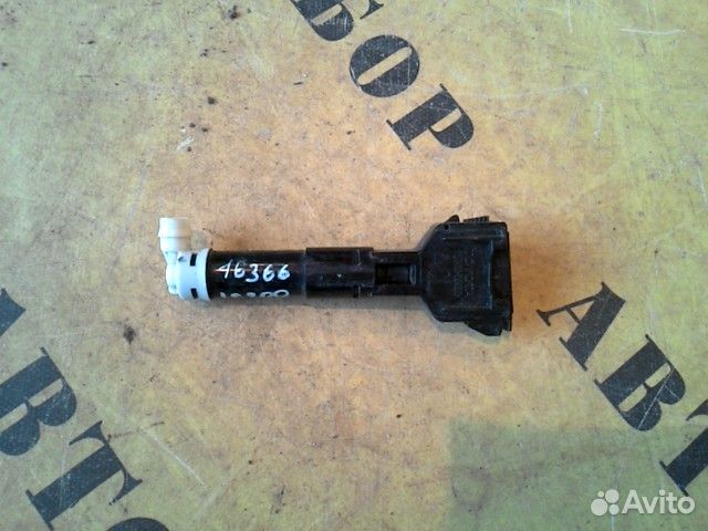 Форсунка омывателя фар Toyota Land Cruiser 200