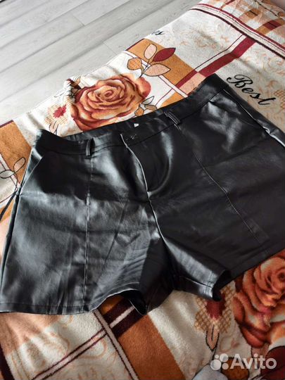 Кожаные шорты