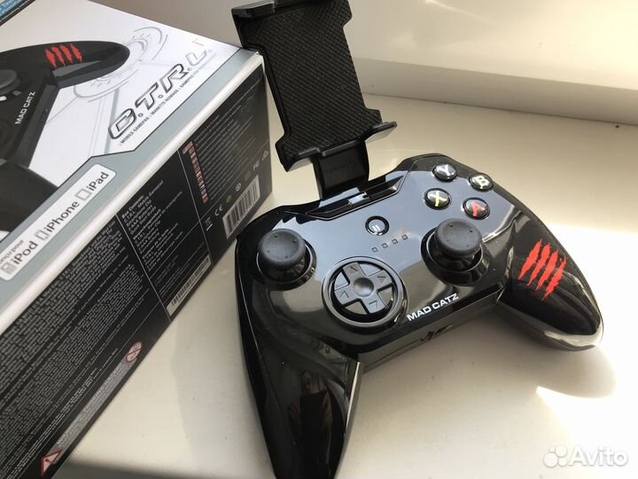 Mad Catz C.T.R.L. i геймпад джойстик (для iOS)