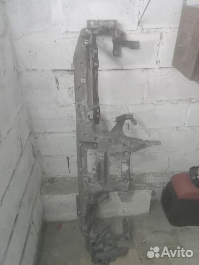 Усилитель торпедо Jeep grand Cherokee wk2