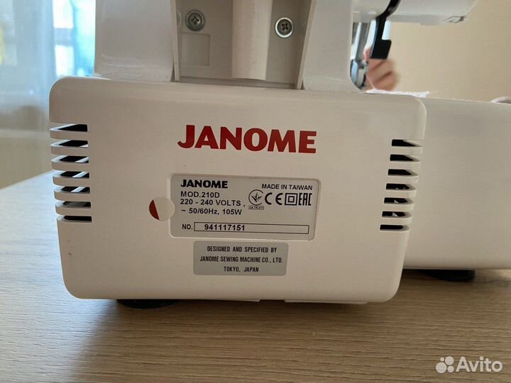 Оверлок Janome 210d