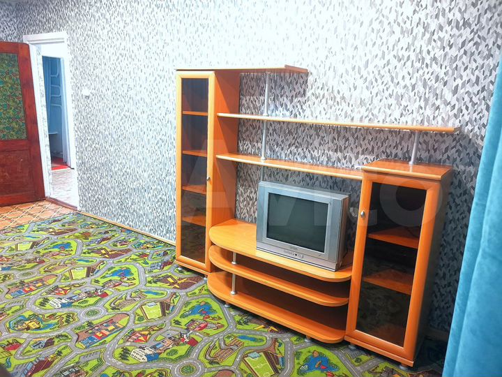 2-к. квартира, 48 м², 1/3 эт.