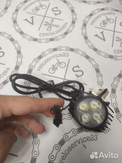 Фара с сигналом для электротехники