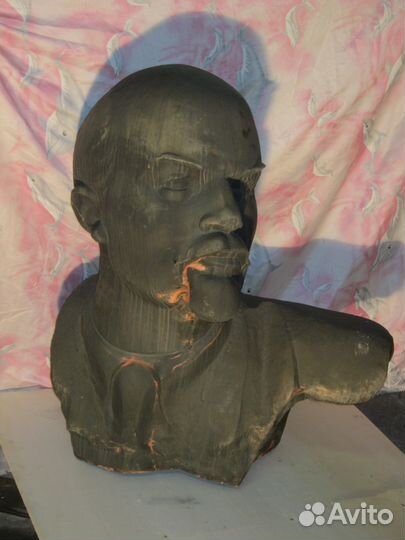 Бюст Ленина