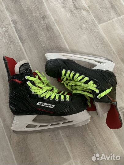 Коньки хоккейные