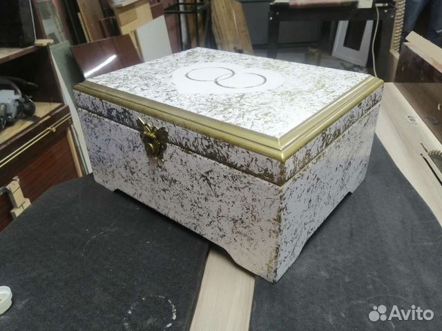 Домик-ночник, сундучек (для свадебных конвертов.)