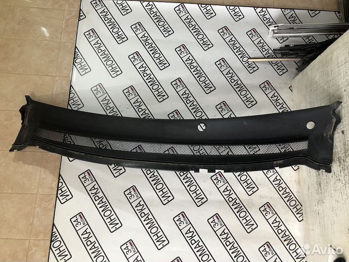 Жабо решетка стеклоочистителя Ford Focus 2