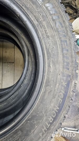 Michelin X-Ice North 4 215/65 R16