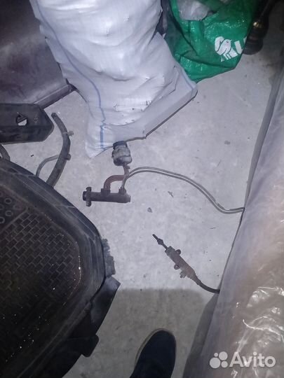 Главный и рабочий цилиндр сцепления с трубками