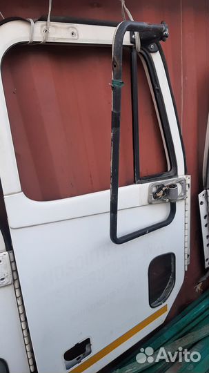 Продам двери фредлайнер