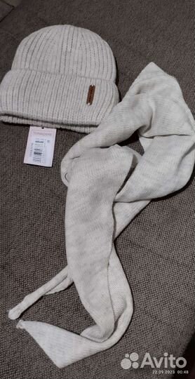 Комплект, шапка и платок вязаные