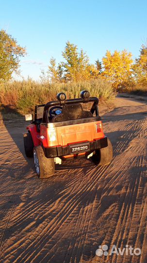 Детский электромобиль джип