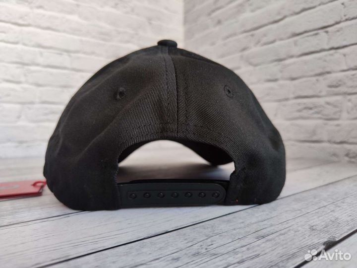Hugo Boss новая мужская бейсболка оригинал