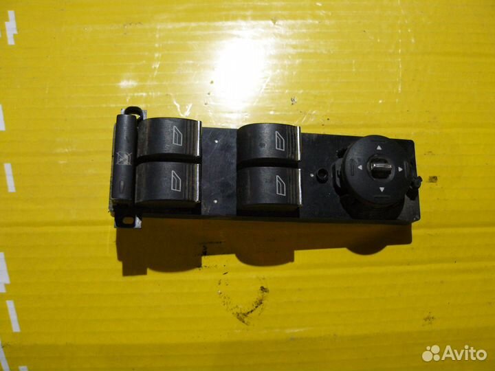 Блок стеклоподъемников Ford Focus 2