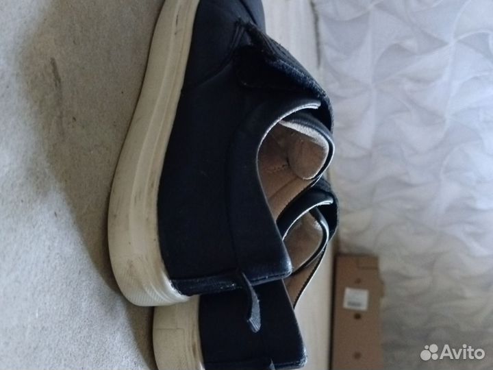 Туфли школьные 32 размер с белой подошвой