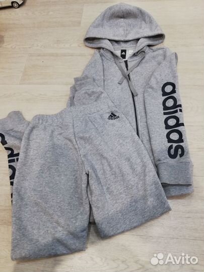 Спортивный костюм adidas