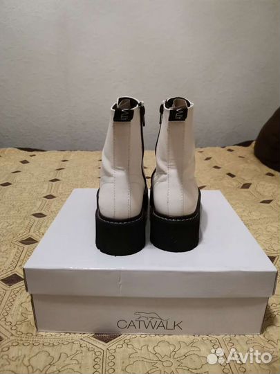 Ботинки новые Catwalk by Deichmann