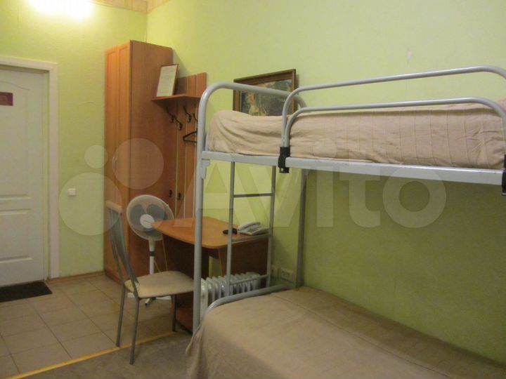 Комната 15 м² в 4-к., 1/5 эт.