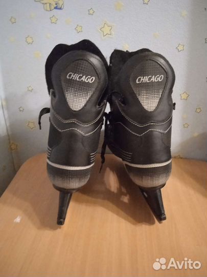 Коньки хоккейные