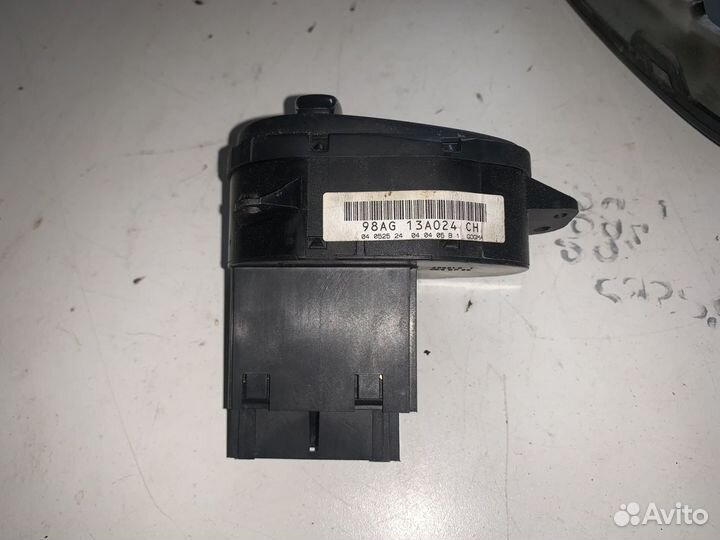 Блок управления светом Ford Focus 1