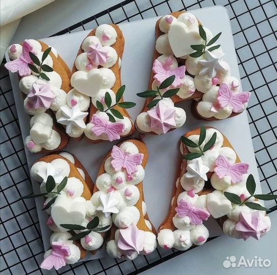 Торт цифра, медовые пирожные