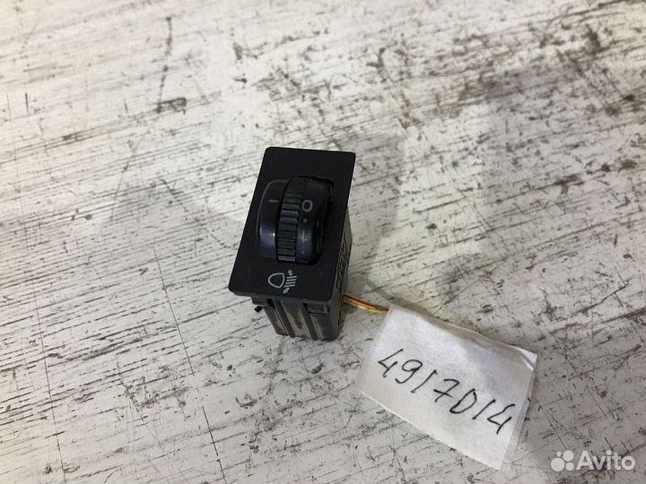 Кнопка переключатель Toyota Avensis T220