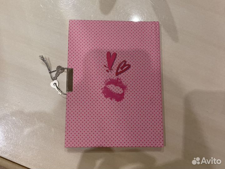 Блокнот с замком