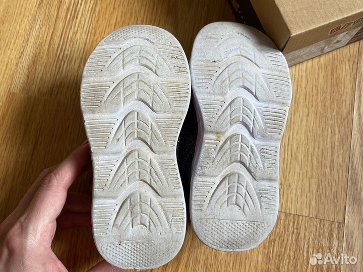 Кроссовки для девочки 25 размер