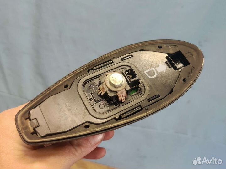 Антенна плавник на крышу Toyota LC200 2016г