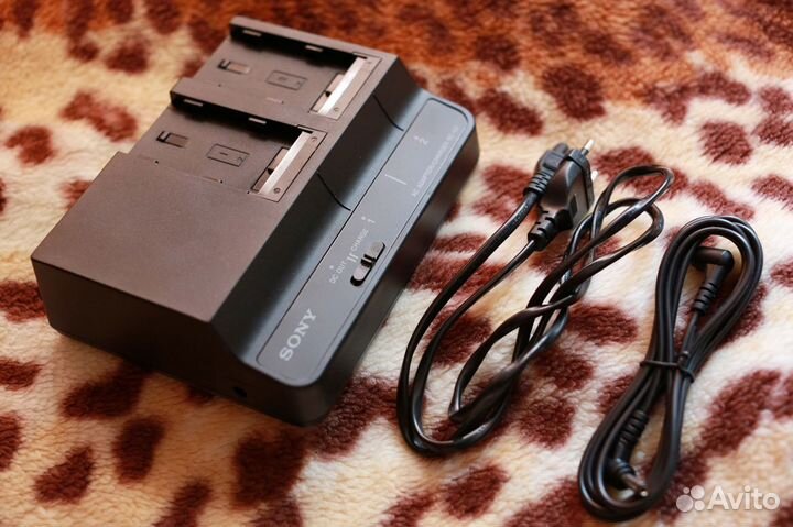 Зарядное устройство Sony BC-U2