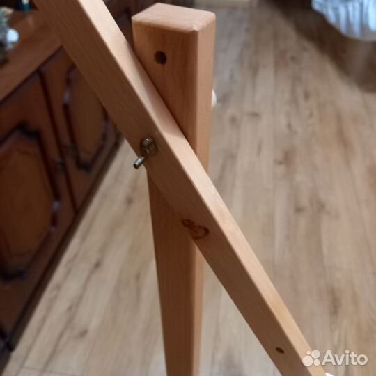 Пяльцы для вышивания напольные